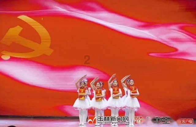 如何提高大学生的法治素养？游戏画面
